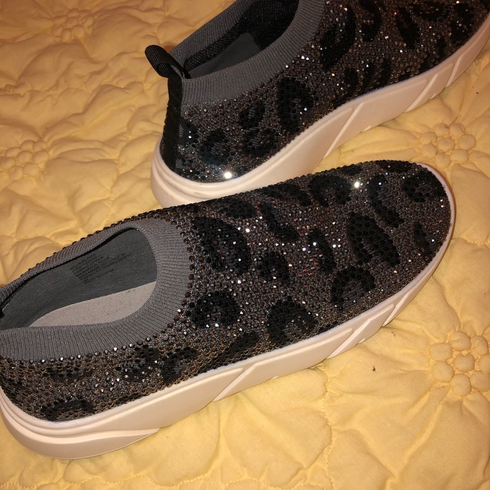 Shoes/sneakers - Picture 6 of 6